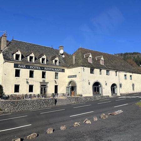 Gite-Auberge Du Pont De Lanau Neuvéglise Exterior foto